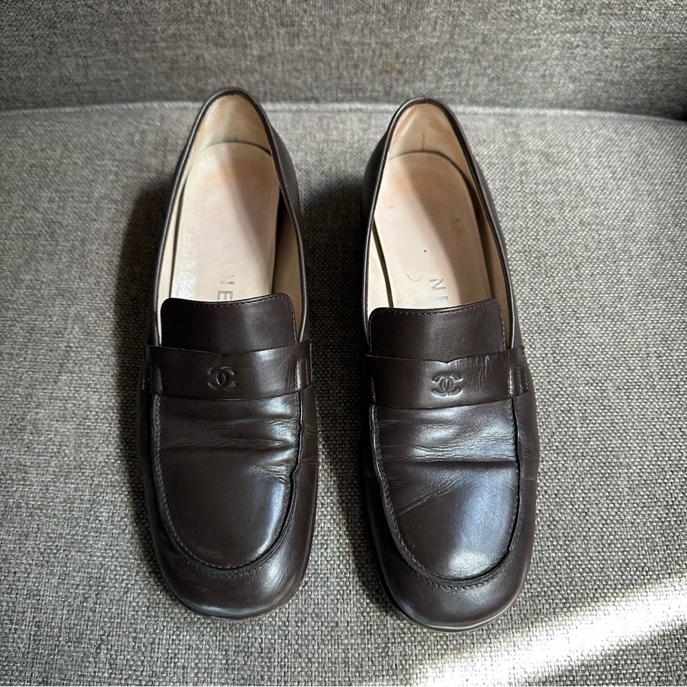 Vintage Chanel brown loafers - Picture 2 of 6